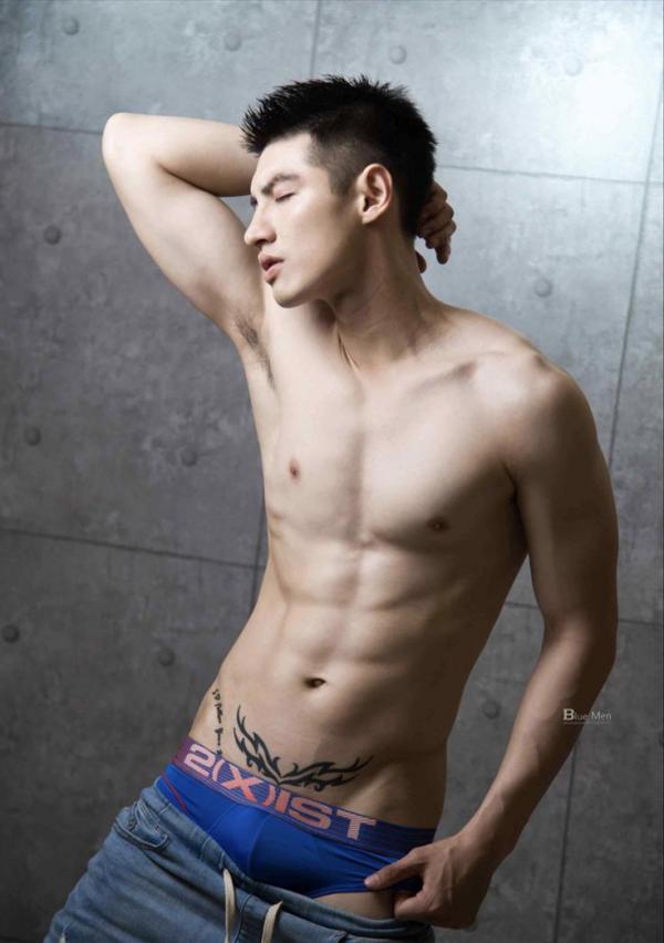 VIRILE-No.02-ebook--bts-video